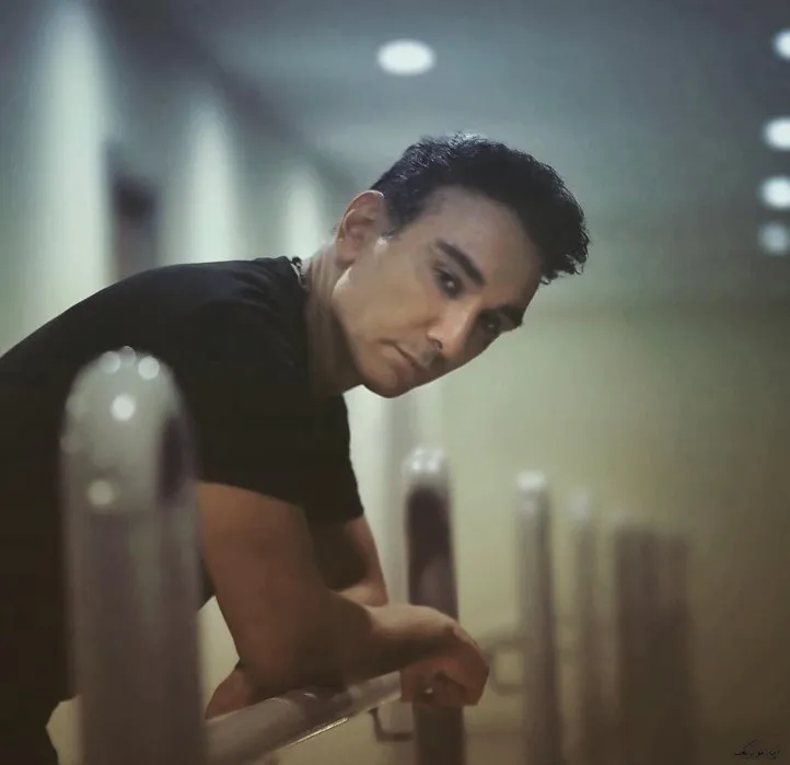 دلت بخواد بشه برگردی به عقب (هوش مصنوعی) شادمهر و امیر تتلو دلت بخواد بشه برگردی به عقب (هوش مصنوعی) شادمهر و امیر تتلو