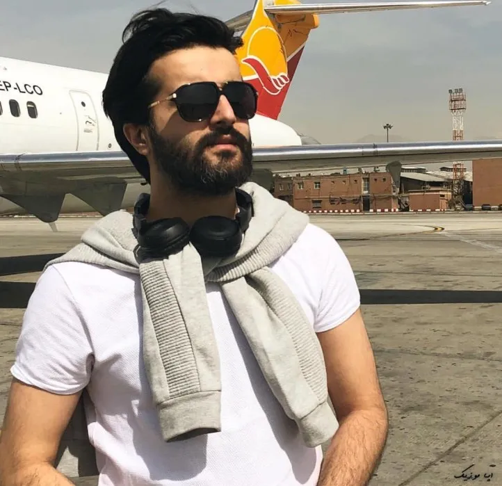 دانلود آهنگ هی بزار خنده بشینه رو لبای چون قندت اینستایی دانلود آهنگ هی بزار خنده بشینه رو لبای چون قندت اینستایی