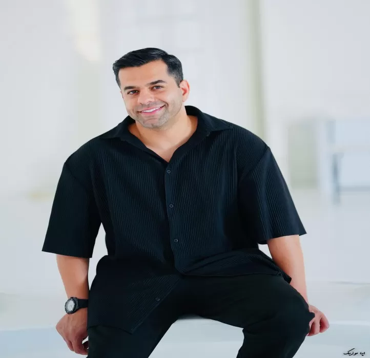 دانلود آهنگ اومدیو حالا گرفته دنیامو این عشق سه حرفی هوش مصنوعی رضا بهرام  بیس دار قوی ترند