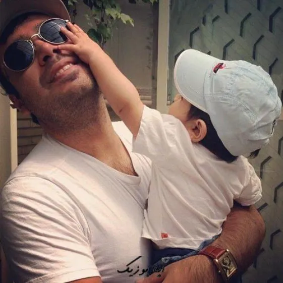 دانلود آهنگ هایده و محسن چاوشی دیگه بعد تو میلی به بارون و خیابون ندارم ندارم ندارم